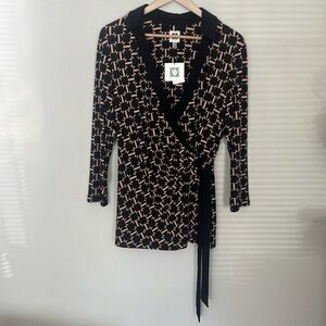 Anne Klein women’s collared v-neck side- tie tunic top.NWT
